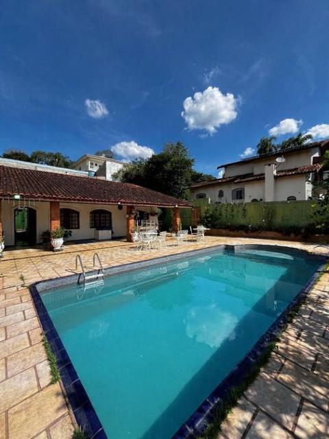 Casa à venda e para alugar em Cotia, Parque São Paulo, com 3 quartos, com 388 m²